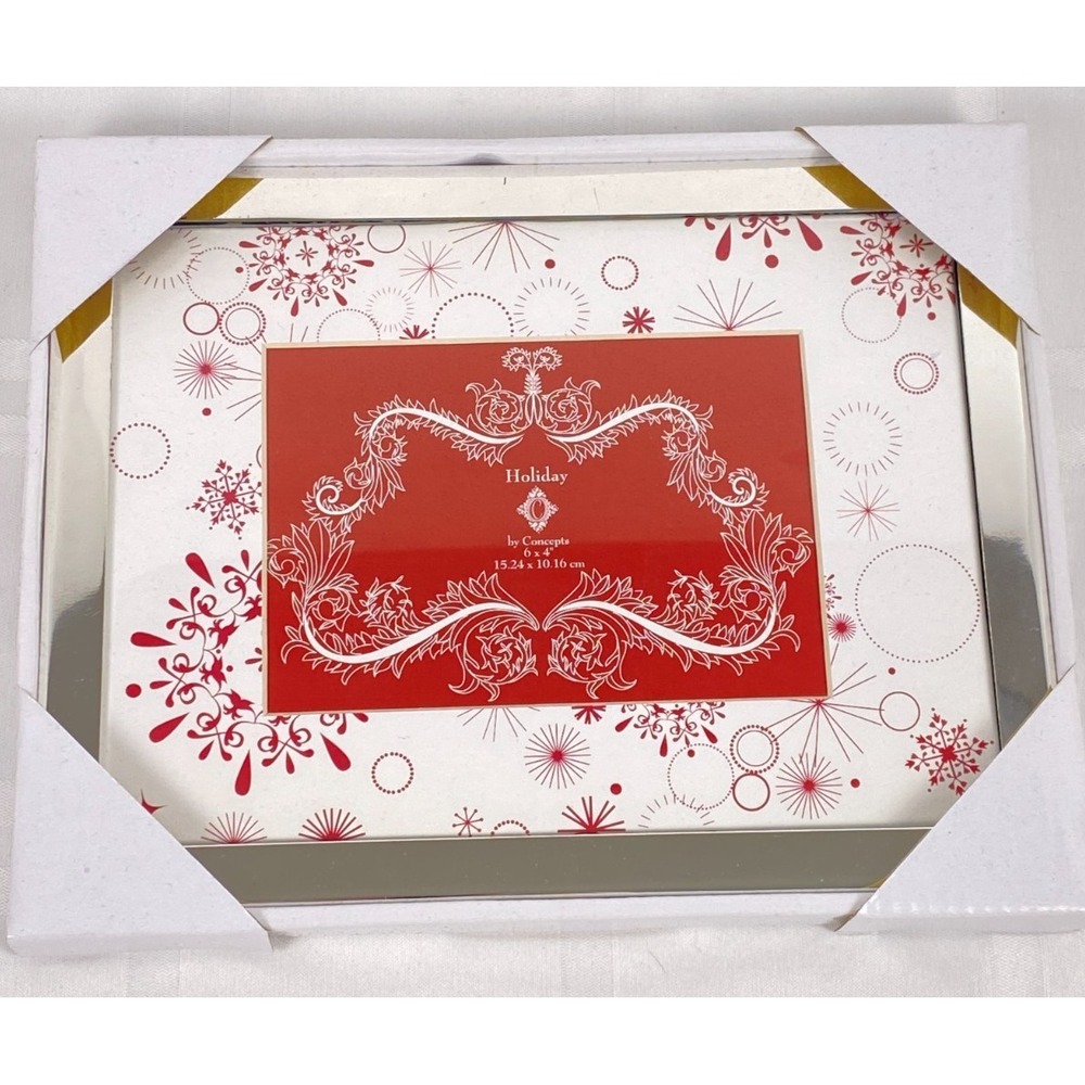 Concepts‎ Holiday Collection Red Snowflakes on White Matte Standard-Size 6" x 4"